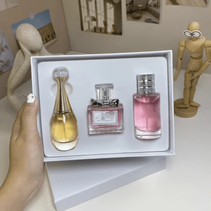 Dior - Mini Perfume Gift Set ©ديور - طقم عطور صغير هدية