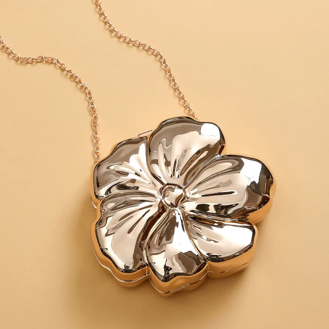 Flower Women's Clutch Chain Crossbody Bag Fashion  حقيبة نسائية صغيرة مزينة بالزهور مع سلسلة - حقيبة كتف عصرية
