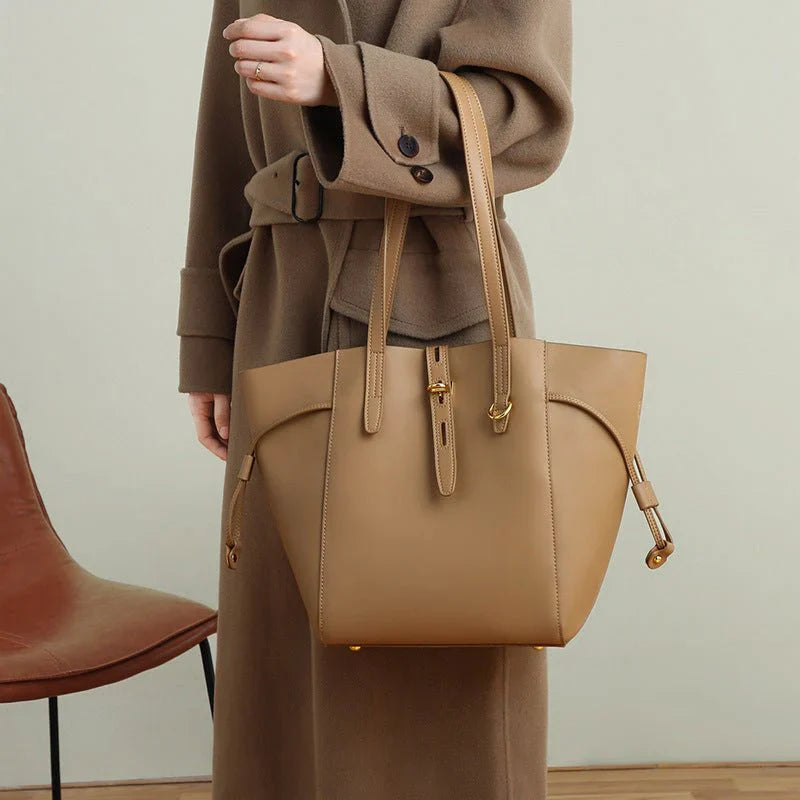 Retro Genuine Leather Portable Women's Shoulder Bag  حقيبة كتف نسائية محمولة من الجلد الطبيعي بتصميم كلاسيكي (ريترو)
