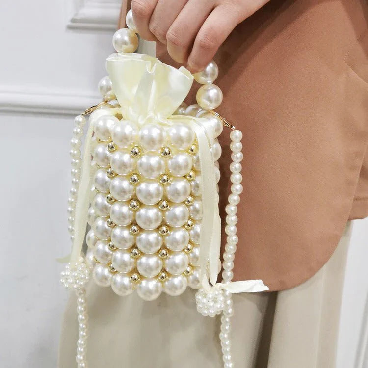 Women's Acrylic Dyed Handmade Beaded Handbag   حقيبة يد نسائية مطرزة يدوياً بخرز الأكريليك المصبوغ