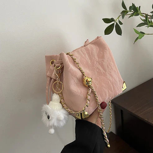 Women's Bag With Pendant Versatile Crossbody   حقيبة نسائية مع قلادة متعددة الاستخدامات (كروس بودي)