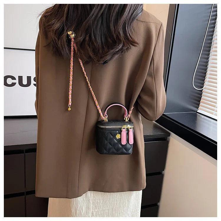 Women's Special-interest Design Diamond Chain Crossbody Bag  حقيبة كروس بودي نسائية بتصميم مميز مع سلسلة وأحجار لامعة